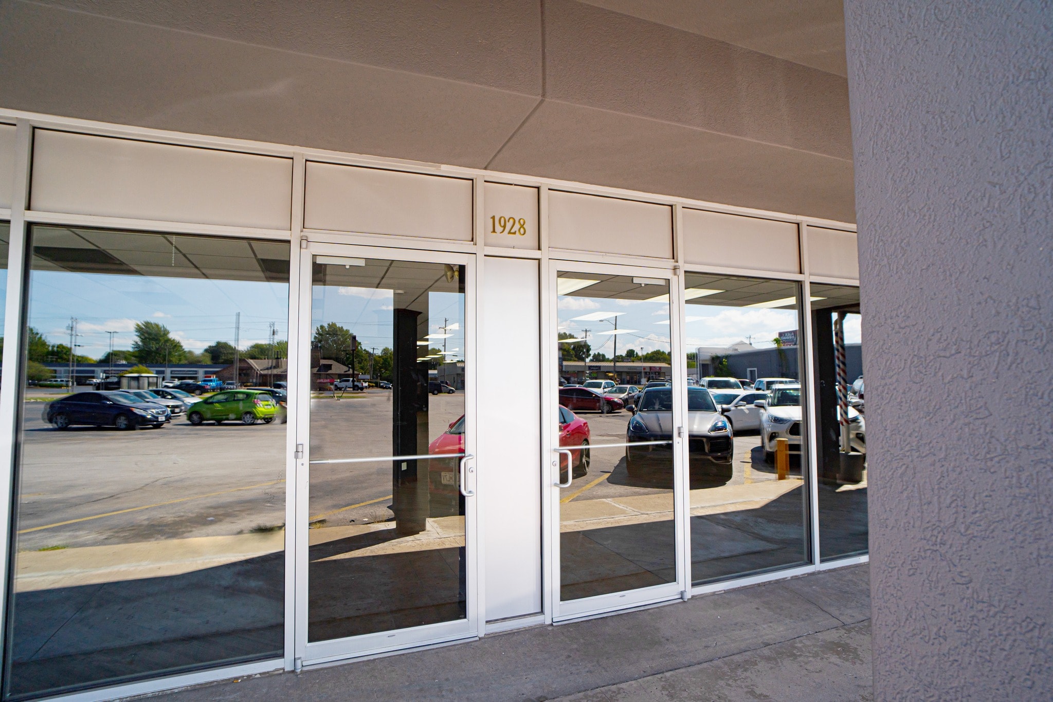 Glenstone Plaza Storefront